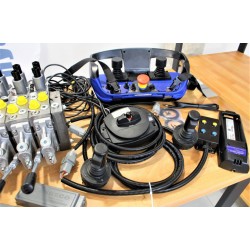 8 szekciós vezérlőtömb CANBUS Otto joystickkel, 90L/perc, 12/24V Scanreco rádiókontrollerrel