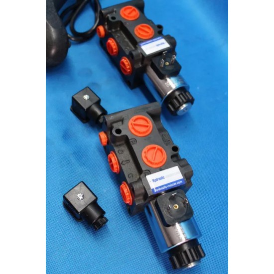 Hidraulikus vezérlőtömb készlet, 4 funkció, kétriányú, 12V szolenoid + vezérlő joystick, 40L/perc (Ursus, Zetor, MF, Case)