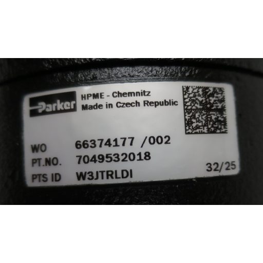 PARKER No. 7049532018 háromszoros hidraulikus fogaskerék-szivattyú
