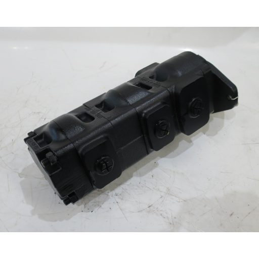 PARKER No. 7029131005 Hármas hidraulikus fogaskerék-szivattyú
